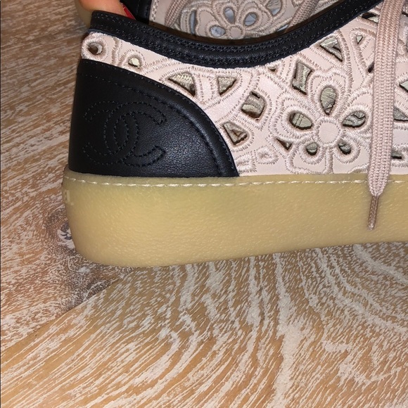 Chanel tennis shoes cutout tan cream black size 40 - Picture 5 of 6